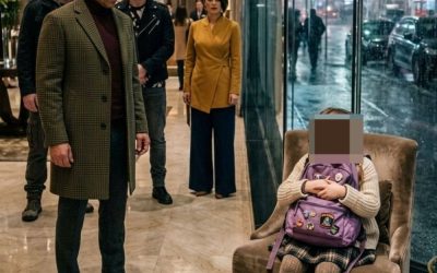 De manager van het luxehotel weigerde een zieke huishoudster te betalen, totdat haar dochter het aan de verkeerde man in de lobby vertelde.