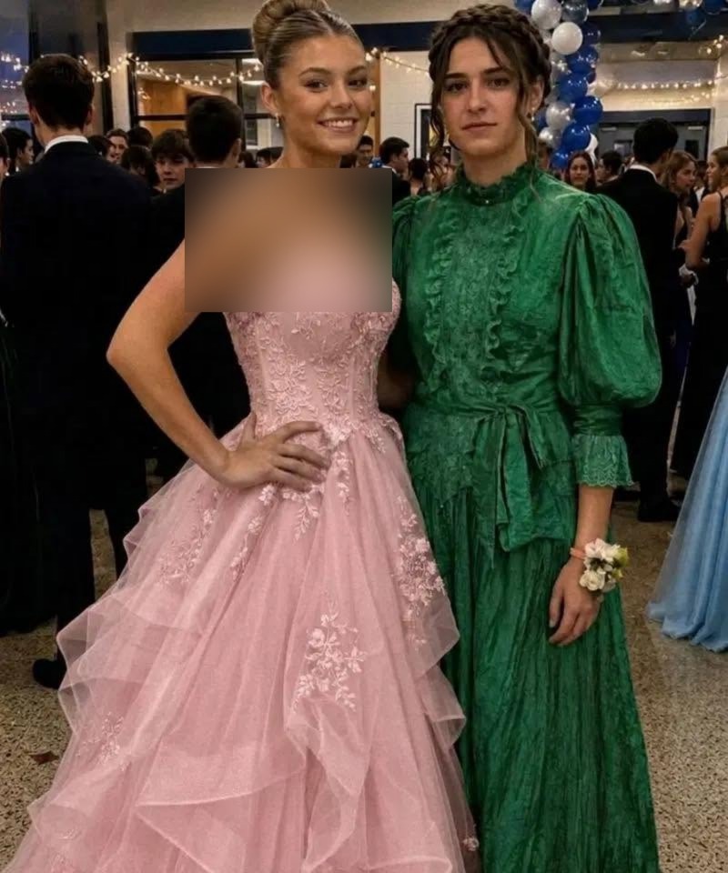Mijn stiefmoeder kocht de meest afschuwelijke jurk die ze kon vinden om me voor schut te zetten op het schoolbal – maar voordat de avond voorbij was, huilde ze en smeekte ze me om hem uit te trekken.