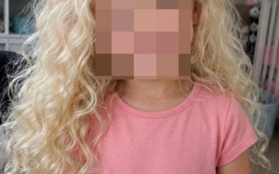 Mijn 4-jarige dochter overleed plotseling op de crèche. Daarna belde haar juf en zei: ‘Ik heb u de beveiligingsbeelden gestuurd. Uw man liegt.’