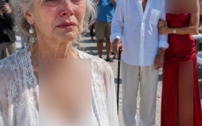 Op mijn drieënzeventigste noemde mijn man me oud, ziek en vervangbaar, voordat hij er met een jongere vrouw vandoor ging. Hij dacht dat hij me geruïneerd had. Ik glimlachte alleen maar, omdat ik twee jaar eerder al mijn rekeningen op mijn naam had laten zetten. In de rechtbank werd hij ten val gebracht door de waarheid.