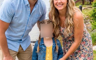 Mijn zevenjarige dochter fluisterde: “Mama, papa maakt foto’s van je sieraden”—wat ik aantrof toen ik thuiskwam, deed me versteld staan.
